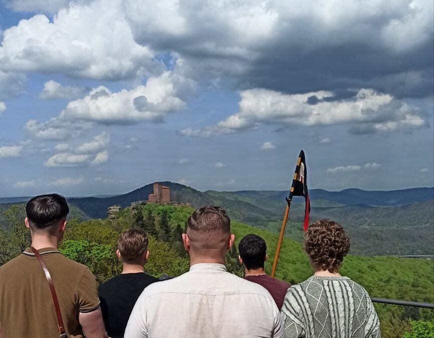 Pfalz-Wanderung zu unserem regionalen Wahrzeichen der Reichsburg Trifels